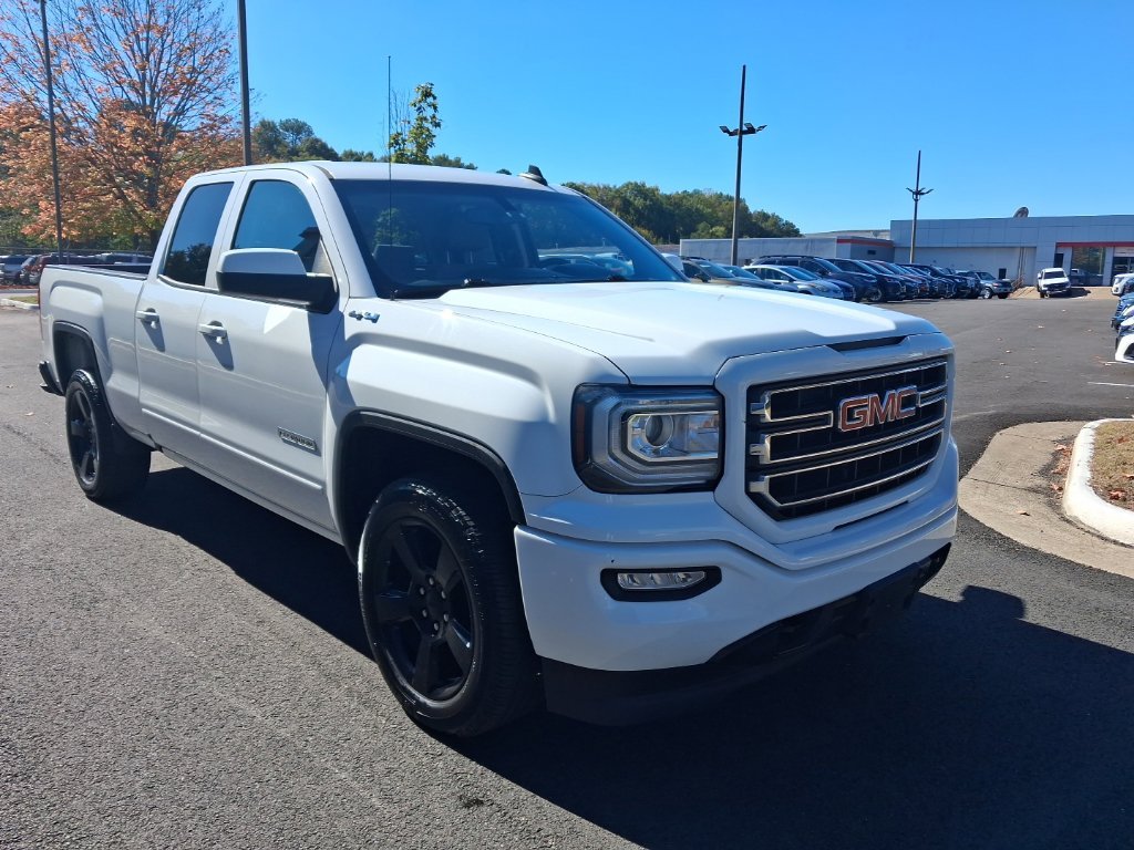 Used 2017  GMC Base image 1