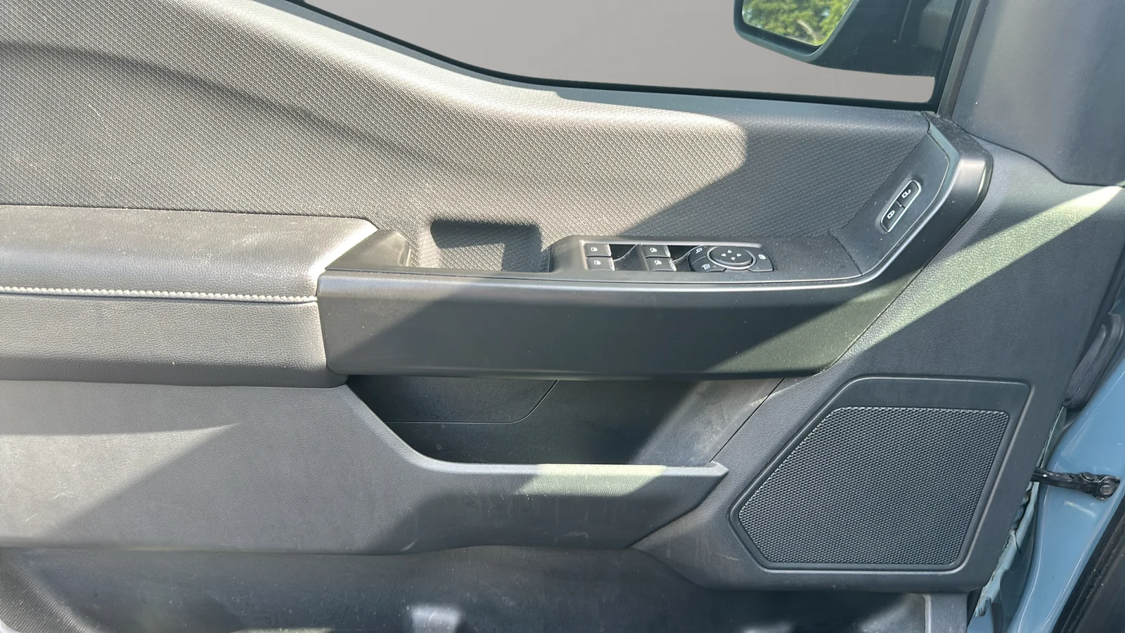Used 2023 Blue Ford XL image 19