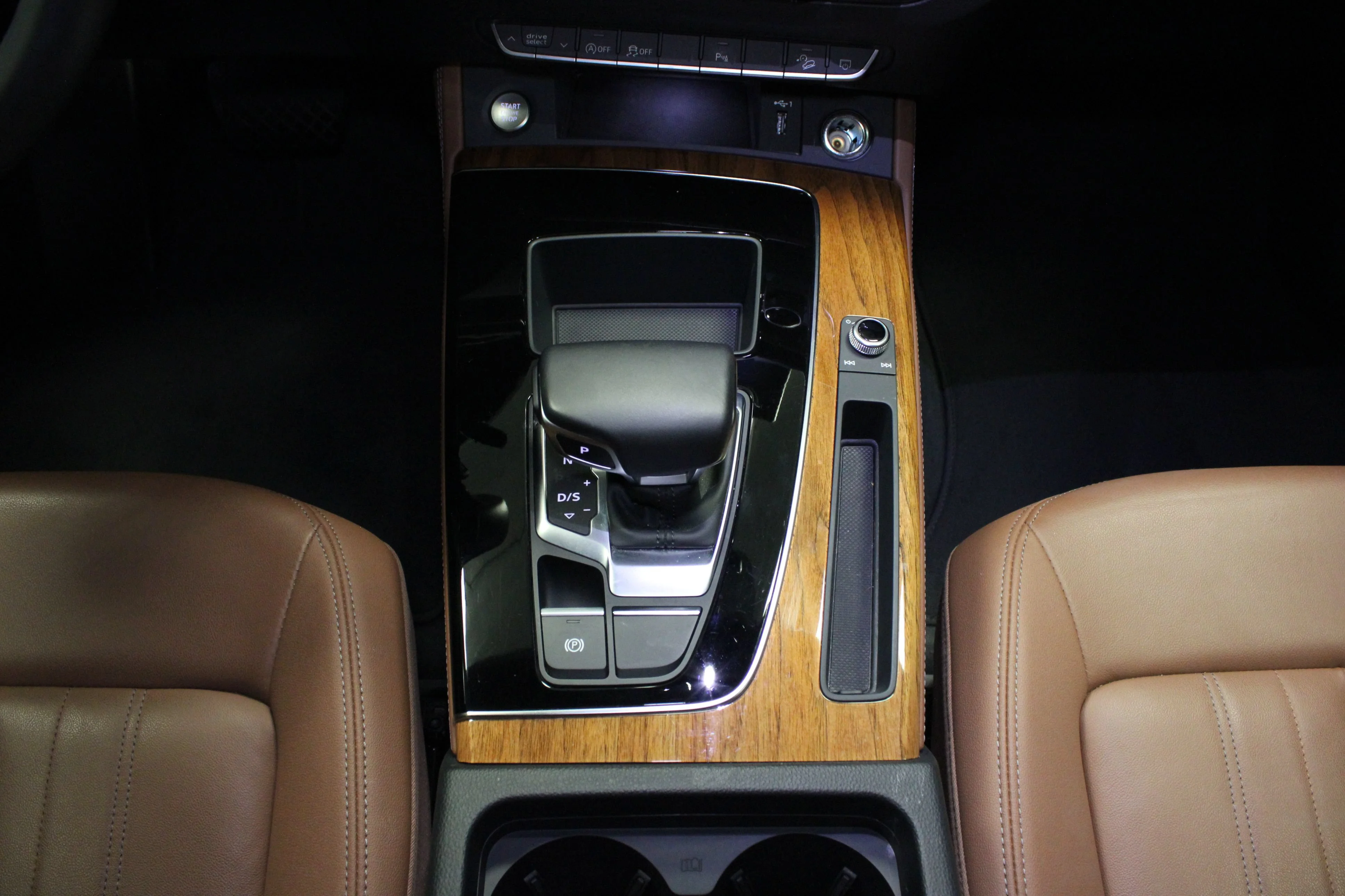 Used 2023 Black Metallic Audi 45 S line Premium image 22