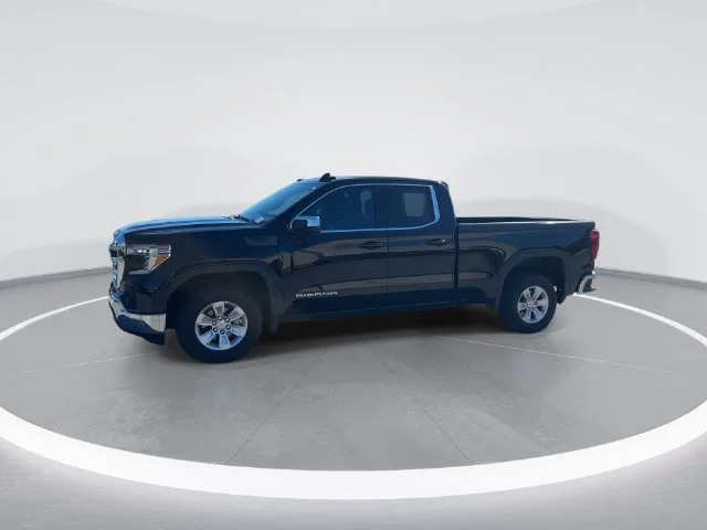 Used 2019 Black GMC SLE image 3