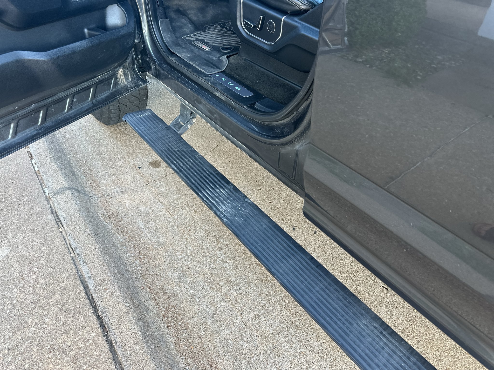 Used 2017 Magnetic Metallic Ford Platinum image 19