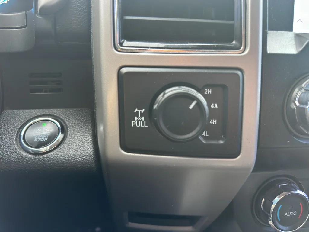 Used 2020 Oxford White Ford LARIAT image 13