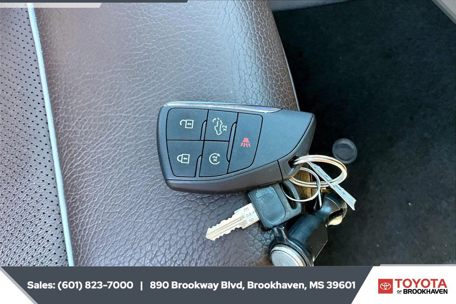 Used 2023 Sterling Metallic GMC Denali image 9