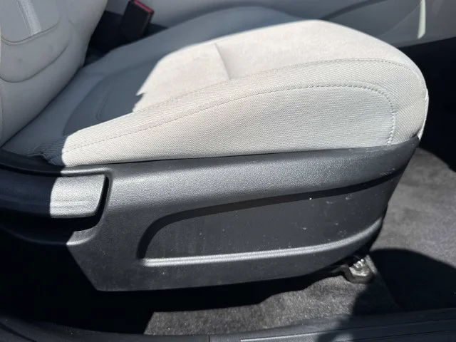 Used 2025 Silver Hyundai SEL image 34