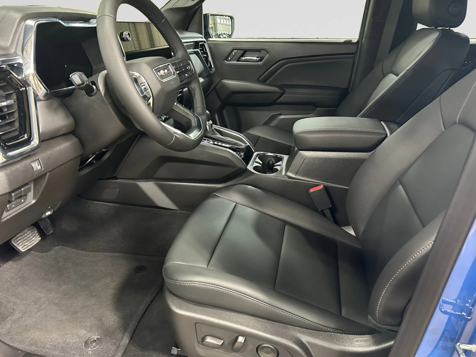 New 2026 Rapids Metallic GMC Elevation image 13