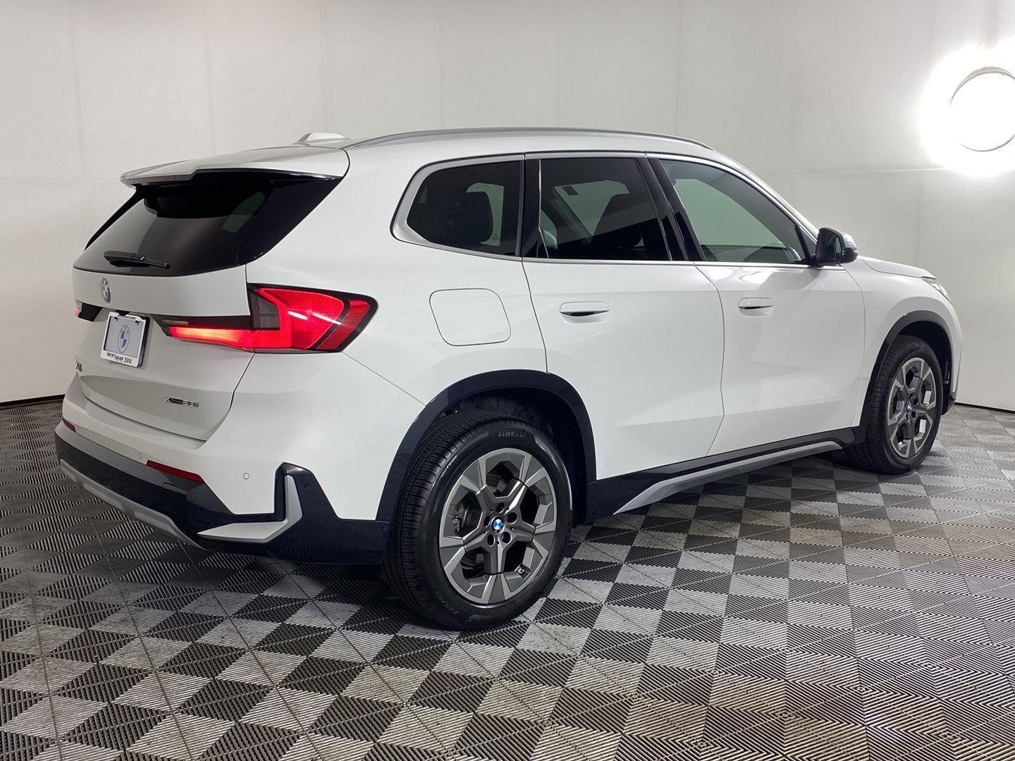 Certified Used 2024 Alpine White BMW xDrive28i image 5