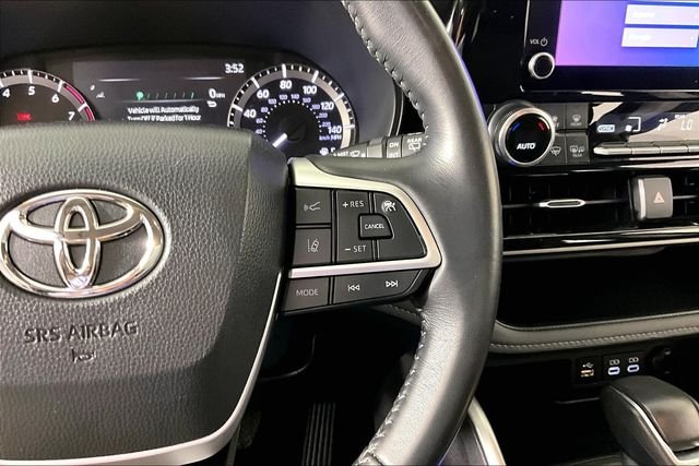 Used 2025 Gray Toyota LE image 9