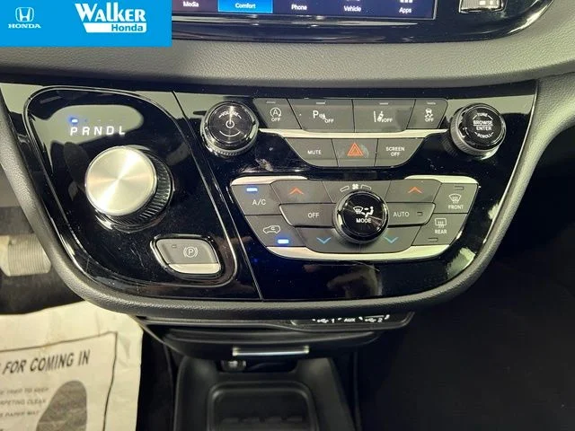 2025 Chrysler Pacifica Select - Photo 26