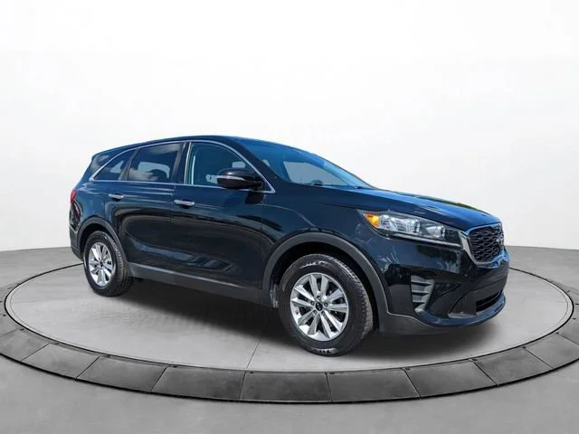 2019 Kia Sorento LX AT's photo