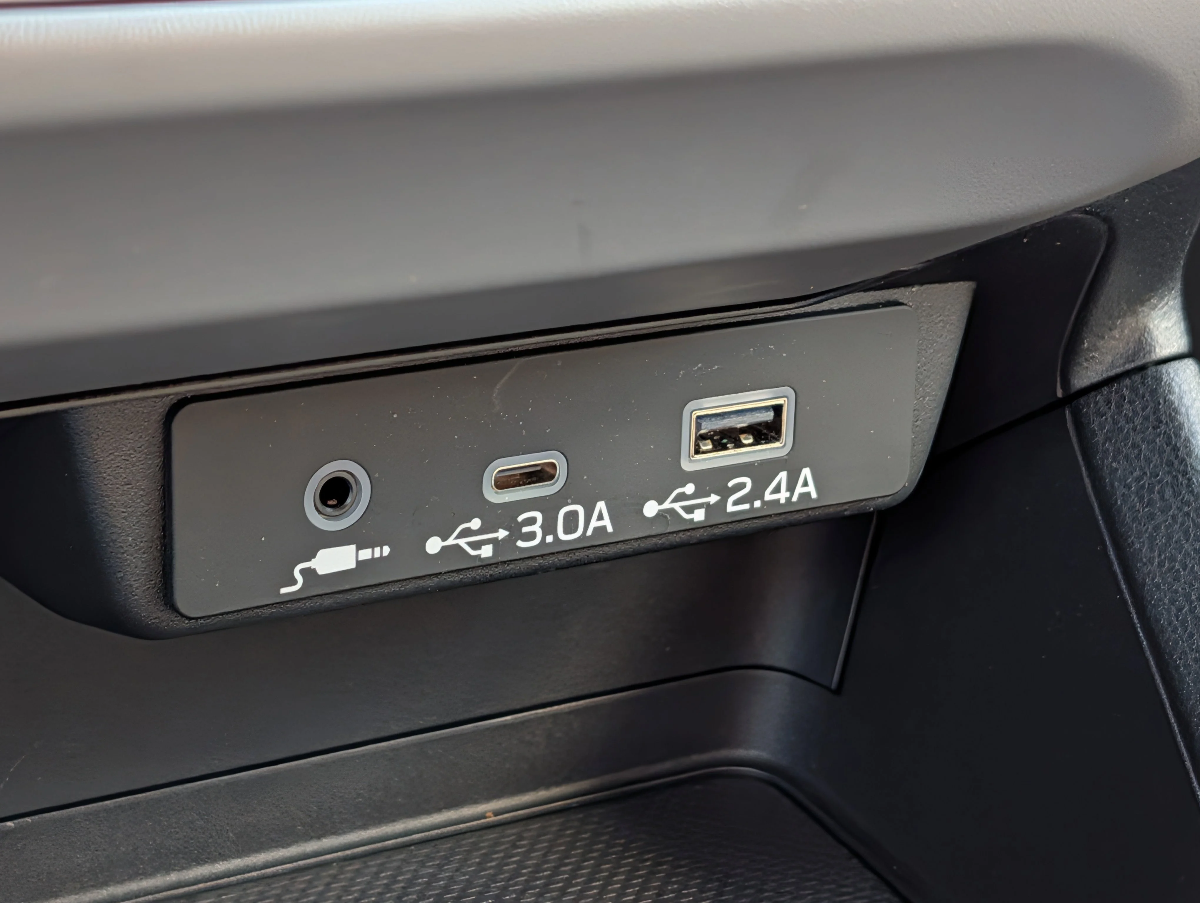 Used 2025 Offshore Blue Metallic Subaru Premium image 28