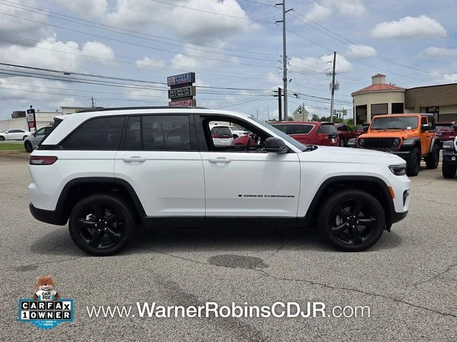 Used 2023 White Jeep Altitude X image 16