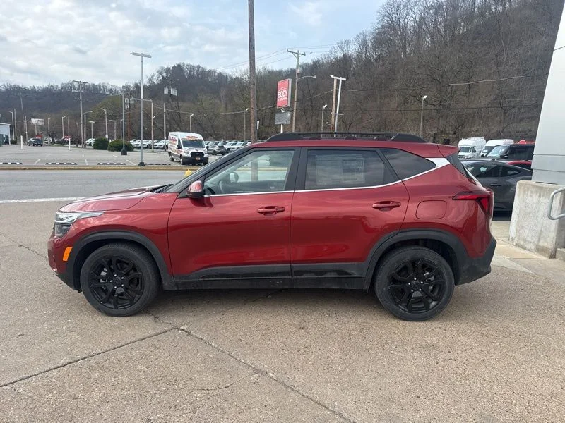 Used 2025 Orange Kia X-Line image 4