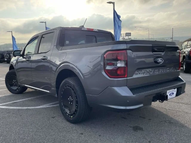 New 2026 Carbonized Gray Metallic Ford Lobo High image 4