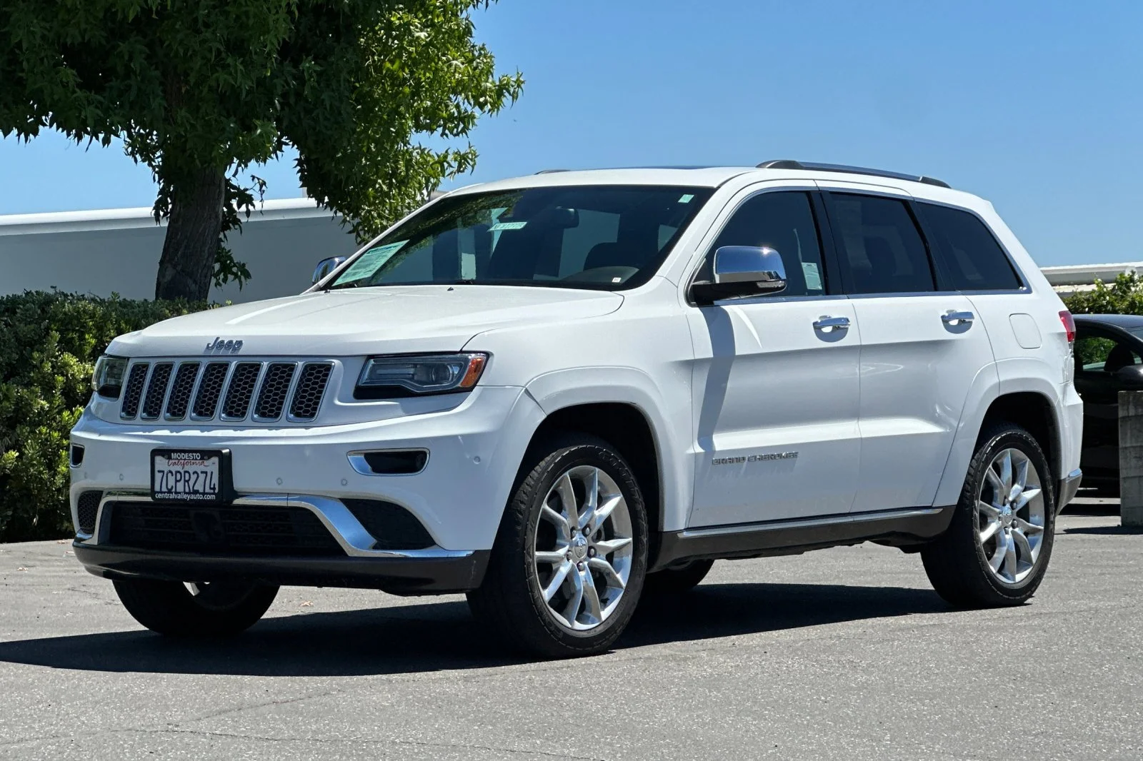 Used 2014 Bright White Clearcoat Jeep Summit image 8
