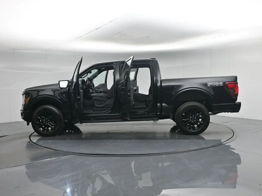 New 2026 Agate Black Metallic Ford XLT image 4