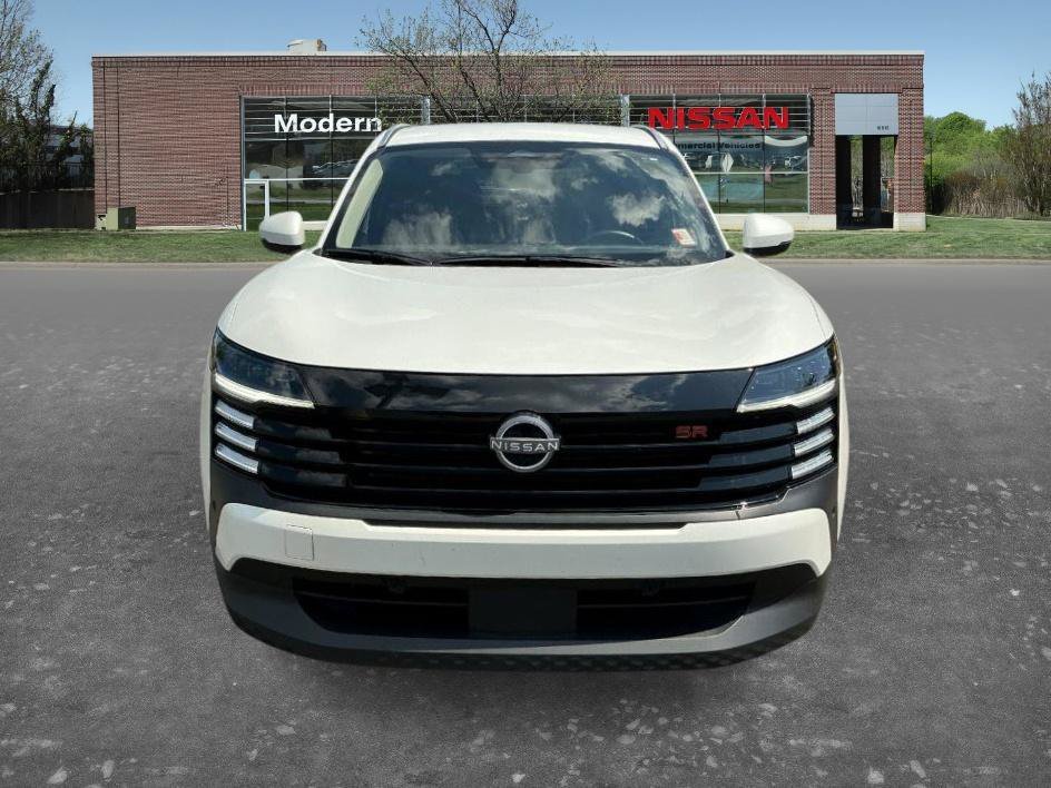 Used 2025 Aspen White Tricoat Nissan SR image 6