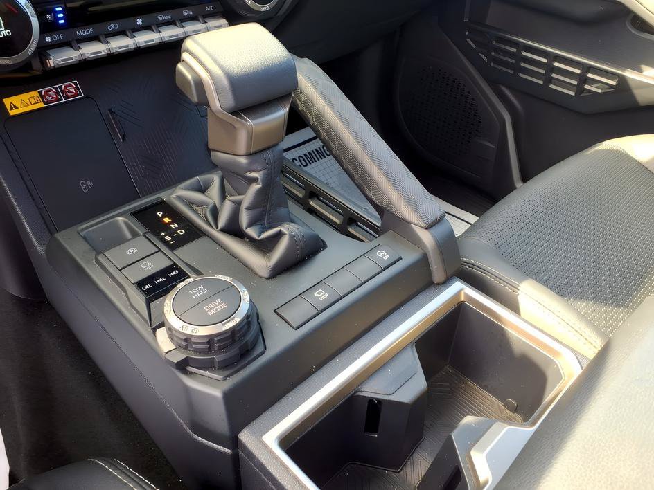 Used 2025 Wind Chill Pearl Toyota Limited image 23