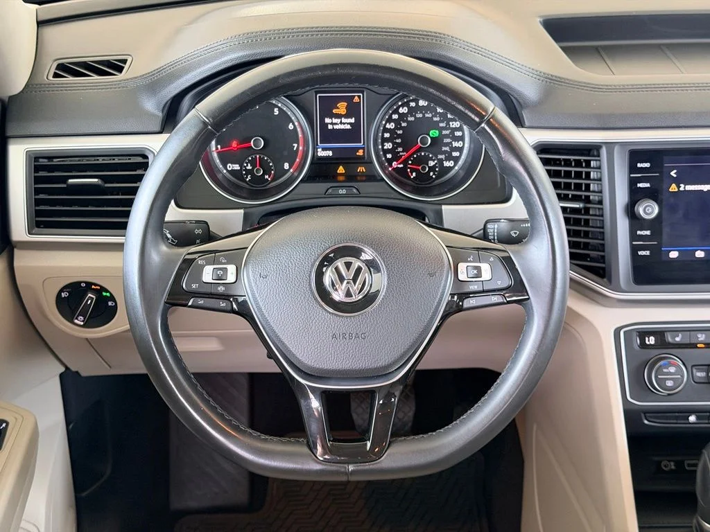 Used 2019 Black Volkswagen 3.6L V6 SE image 16
