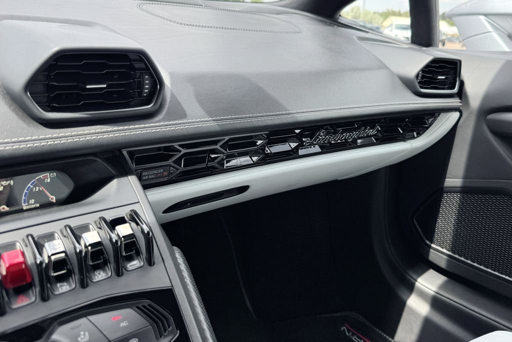 Used 2018 Silver Lamborghini LP580-2S image 22