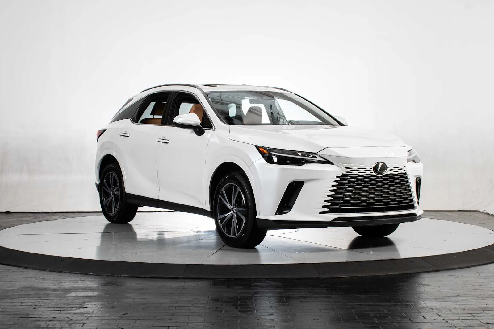Used 2025 Eminent White Pearl Lexus Premium image 9