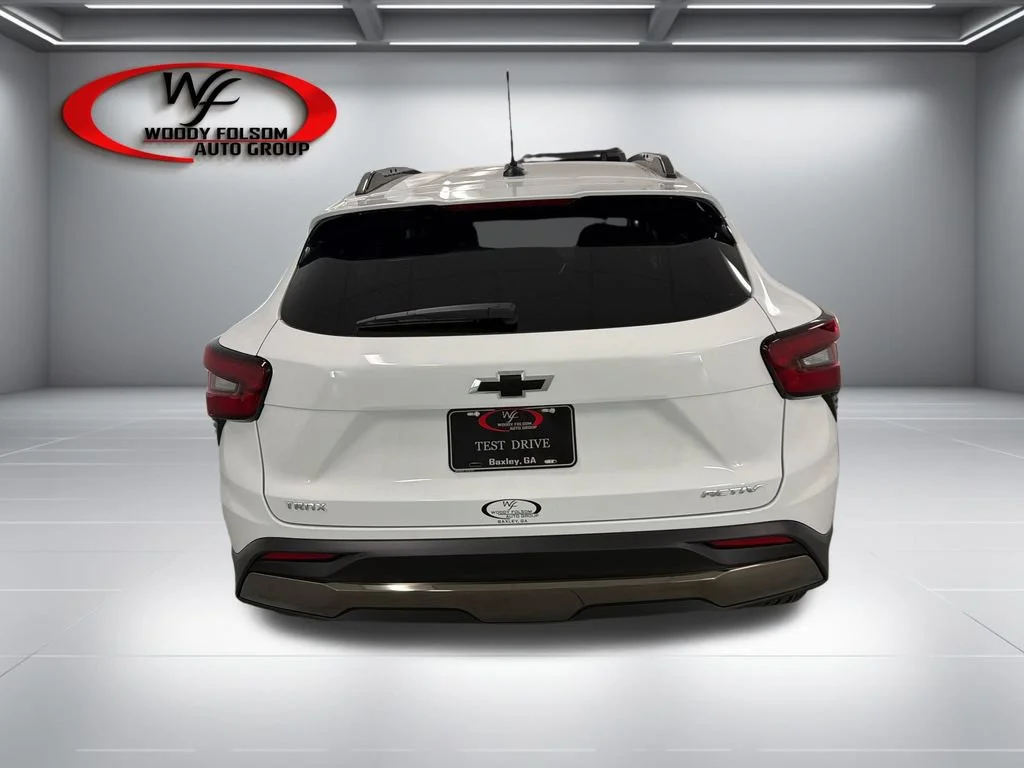 New 2026 Summit White Chevrolet ACTIV image 7