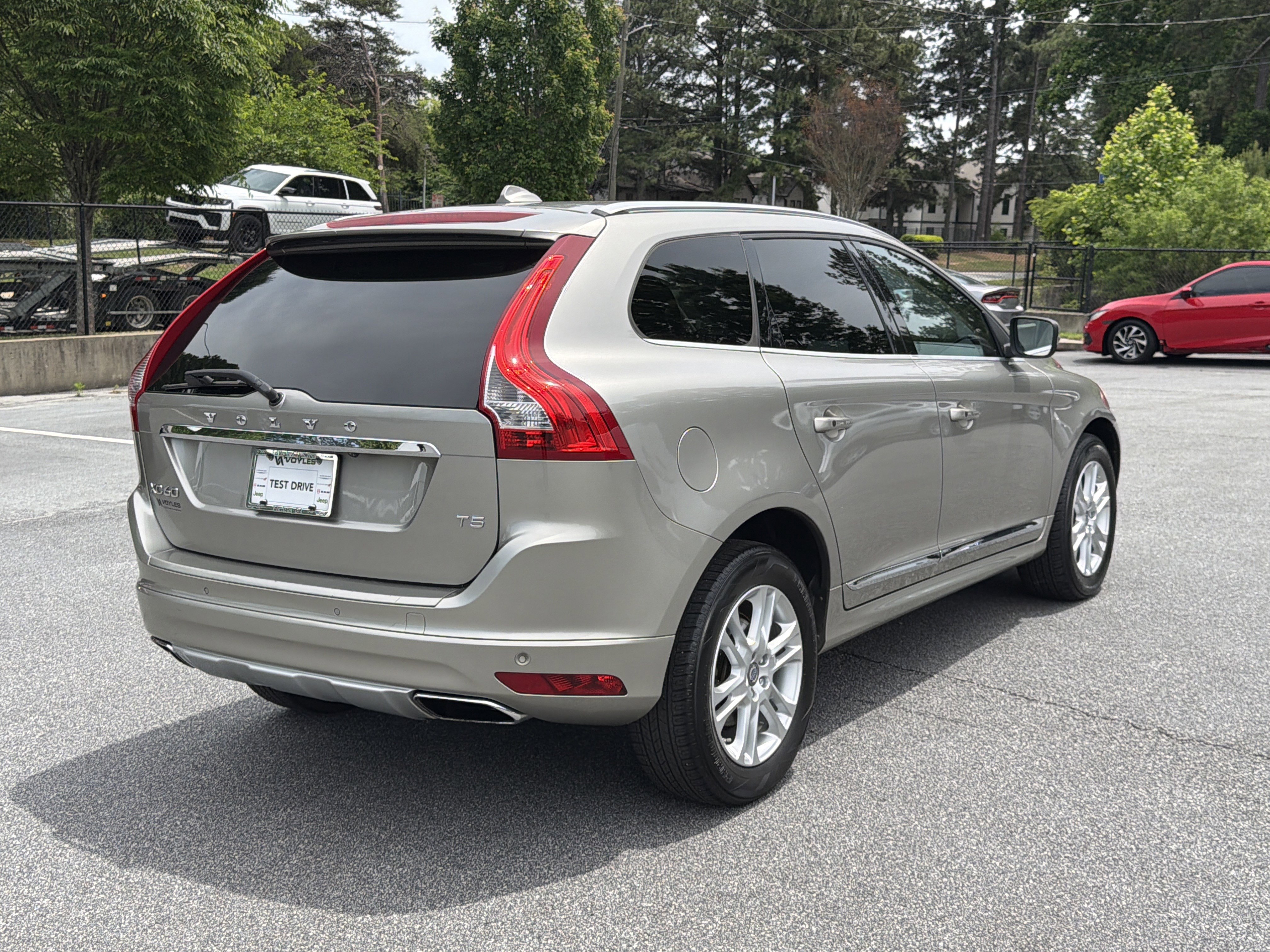 Used 2015 Seashell Metallic Volvo T5 Drive-E Premier image 8