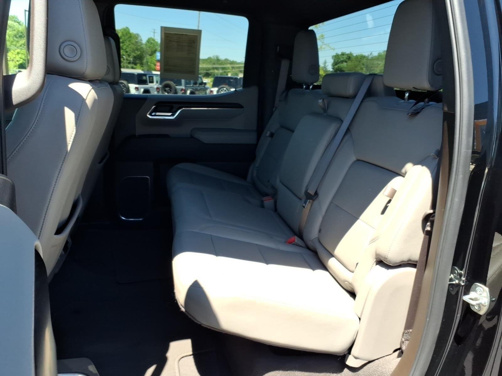 Used 2025 Onyx Black GMC SLT image 20