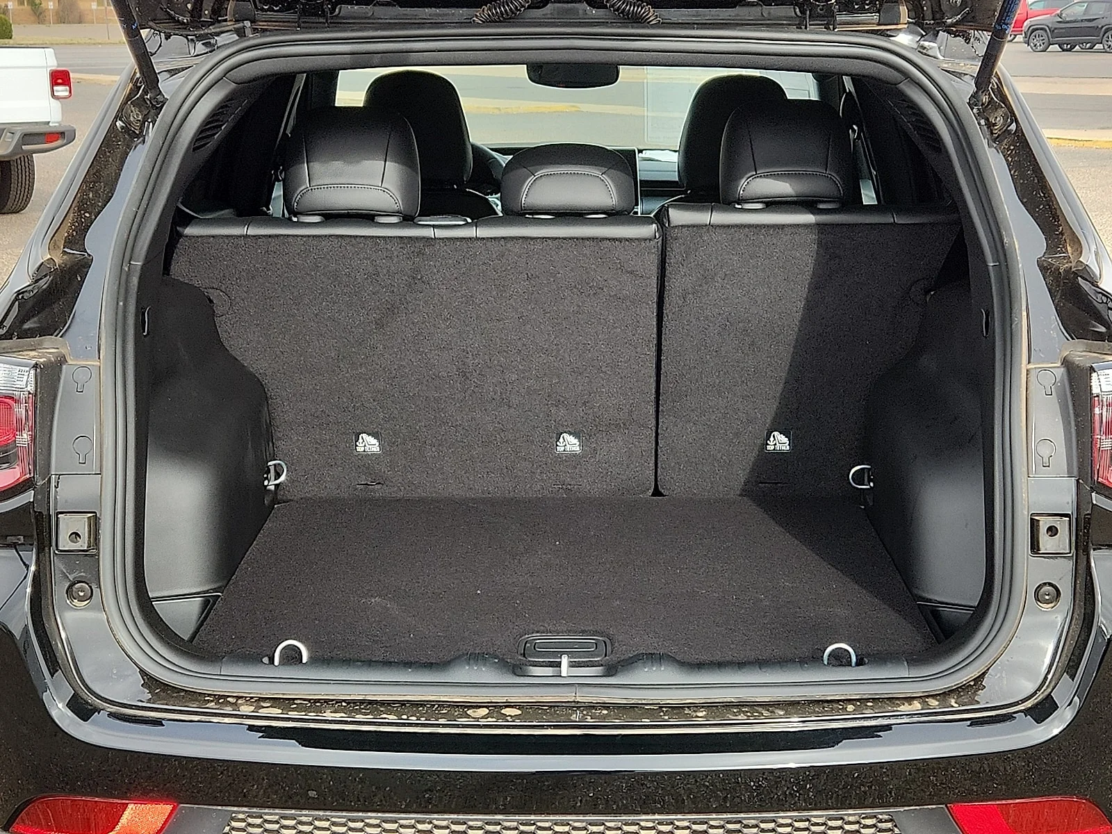 New 2026 Black Jeep LATITUDE ALTITUDE 4X4 image 9