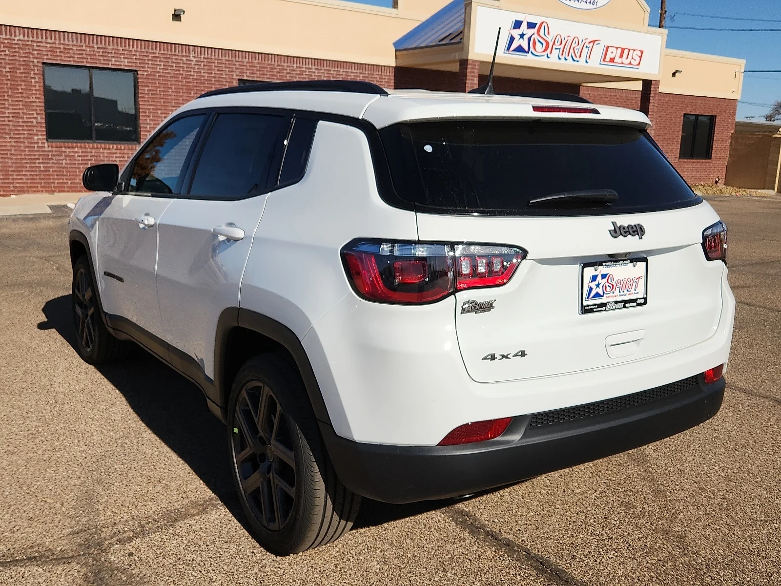 New 2026 PW7 Bright Whit Jeep LATITUDE ALTITUDE 4X4 image 3