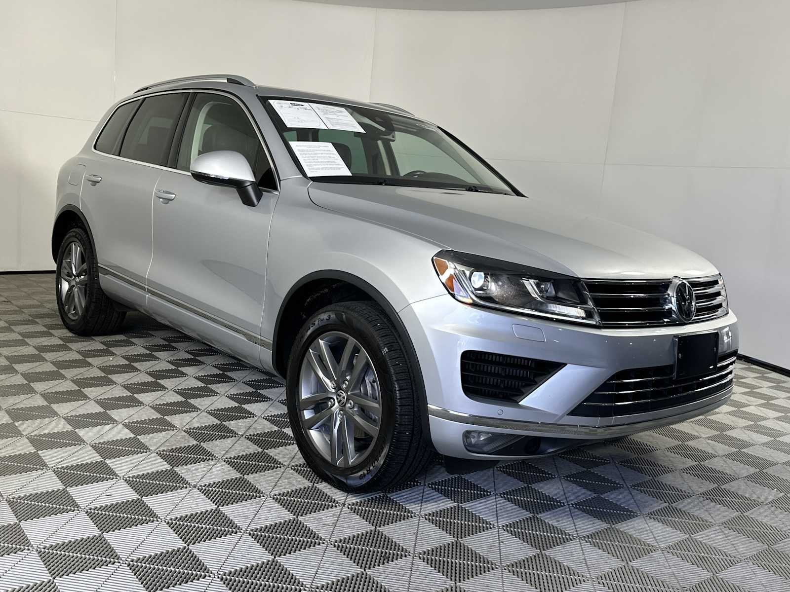 2016 Volkswagen Touareg Lux