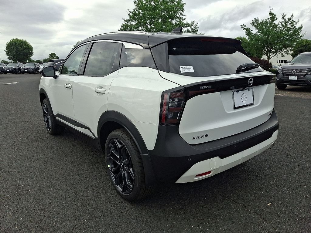 New 2026 Aspen White TriCoat / Super Black Two-tone Nissan SR image 3