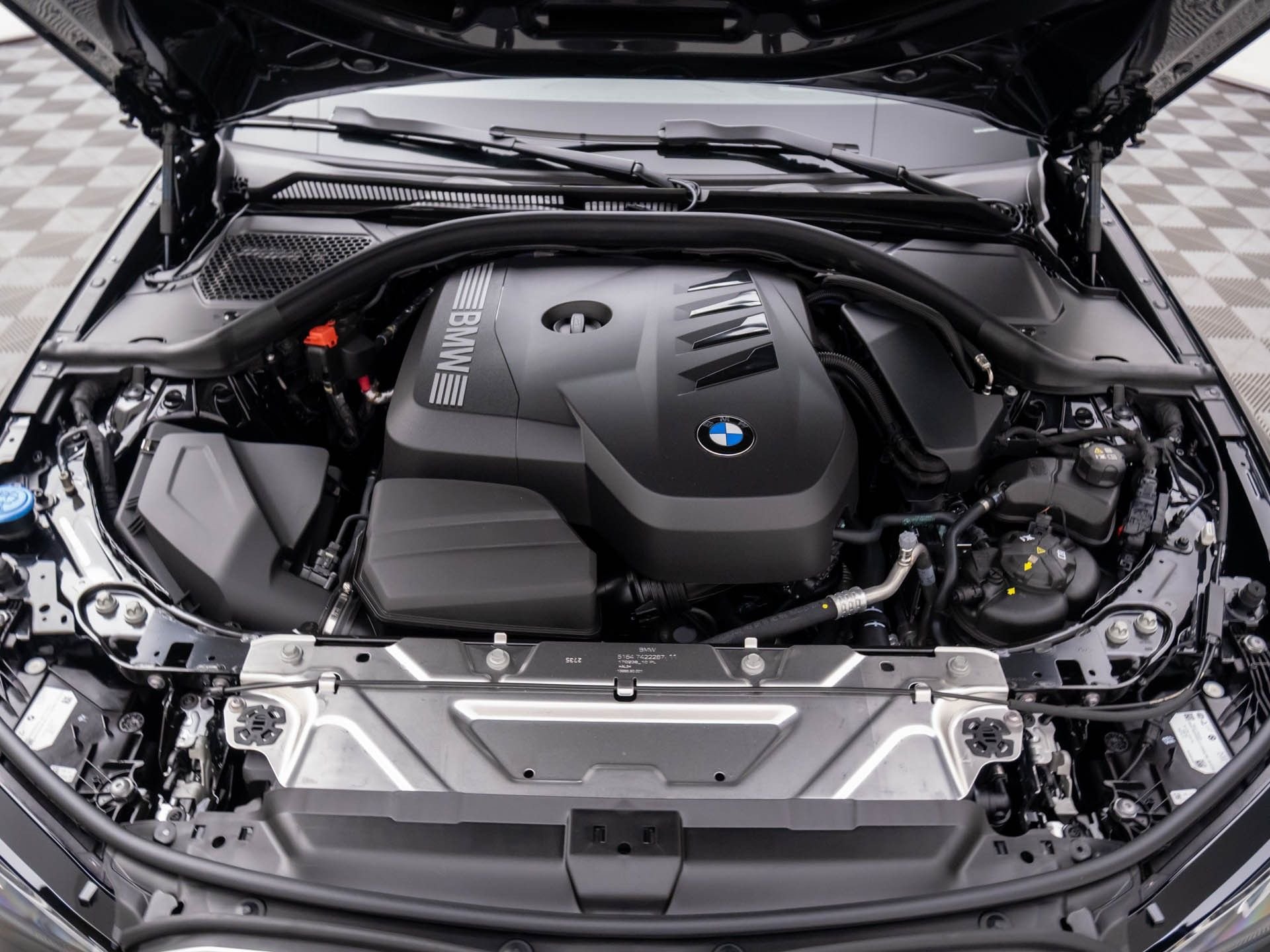 New 2026 Black Sapphire Metallic BMW 330i xDrive image 29