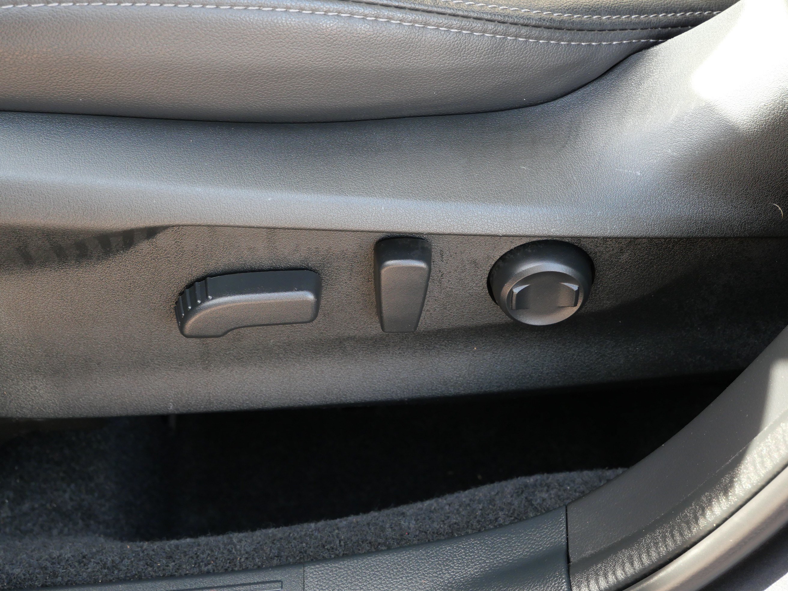 Used 2024 Magnetite Gray Metallic Subaru Limited image 19