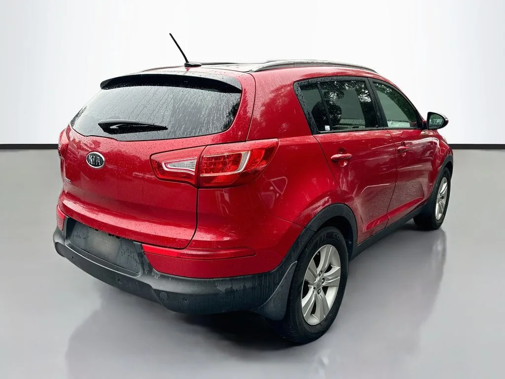 Used 2012 Red Kia LX image 5