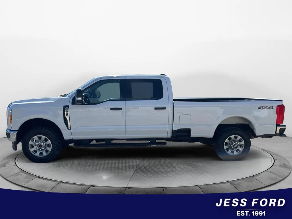 Used 2024 White Ford XLT image 2