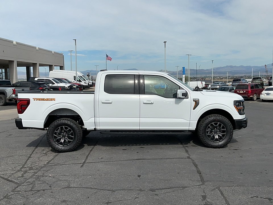 New 2026 Oxford White Ford Tremor image 6