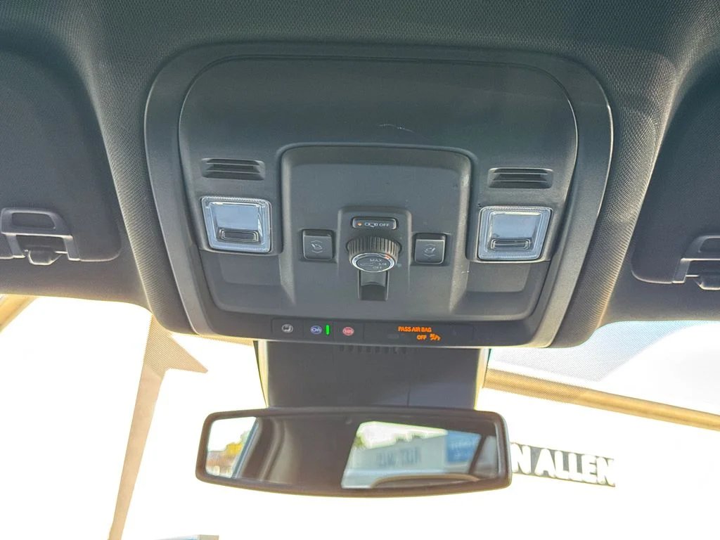 Used 2025 Black Chevrolet Premier image 26