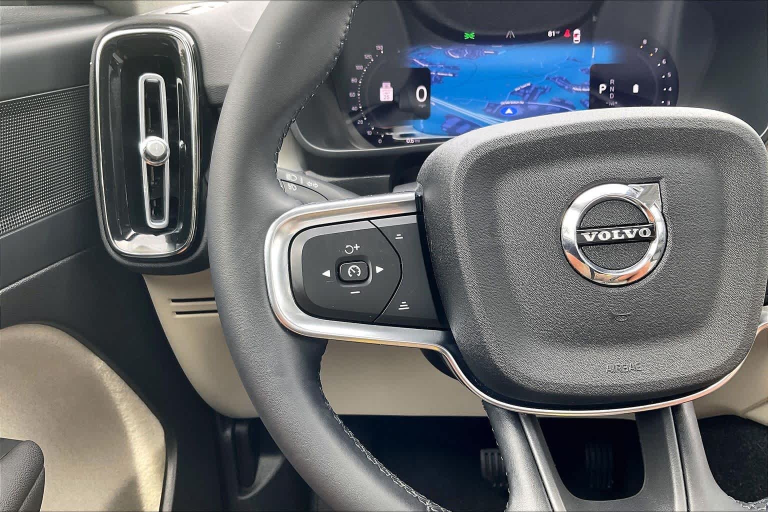 Used 2023 Crystal White Metallic Volvo Plus Dark Theme image 25