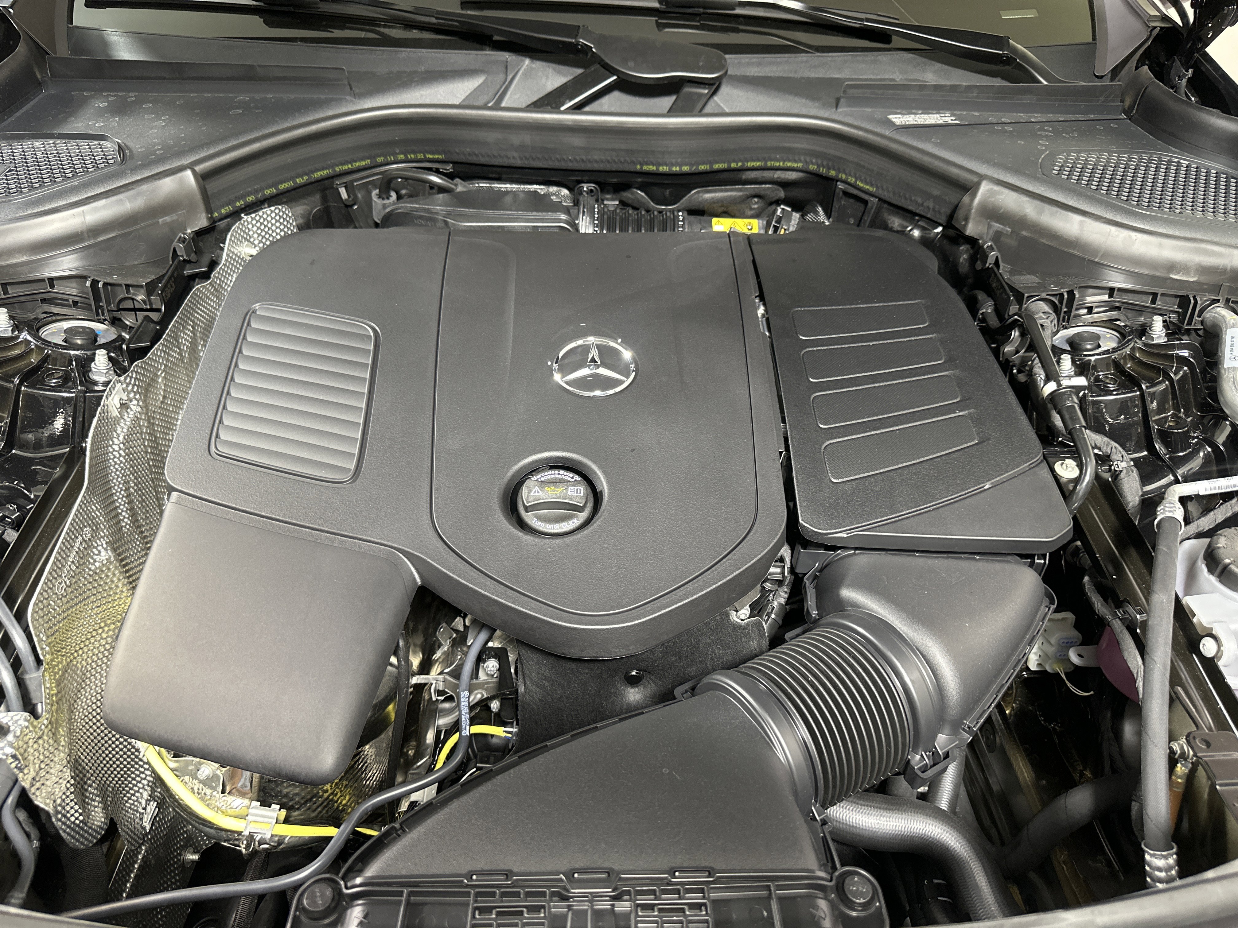 New 2026 Obsidian Black Metallic Mercedes-Benz GLC 300 image 51