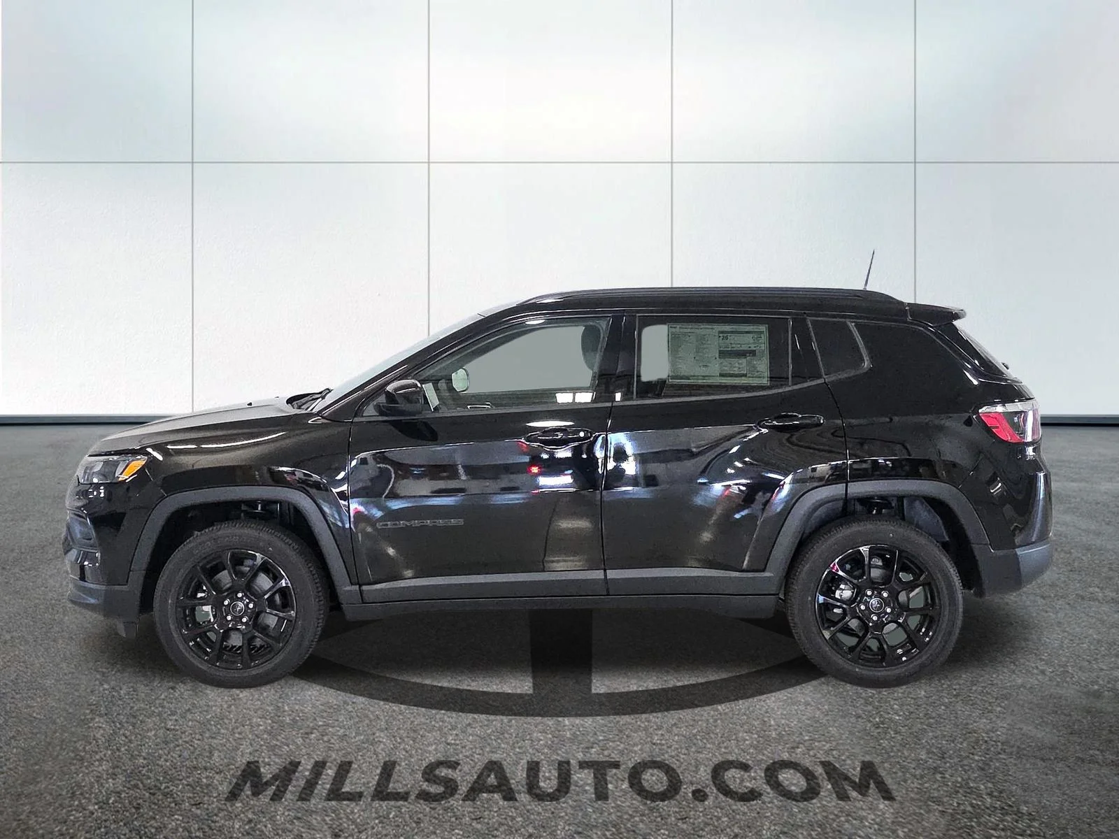 New 2026 Diamond Black Crystal Pearl-Coat Exterior Paint Jeep Latitude image 3