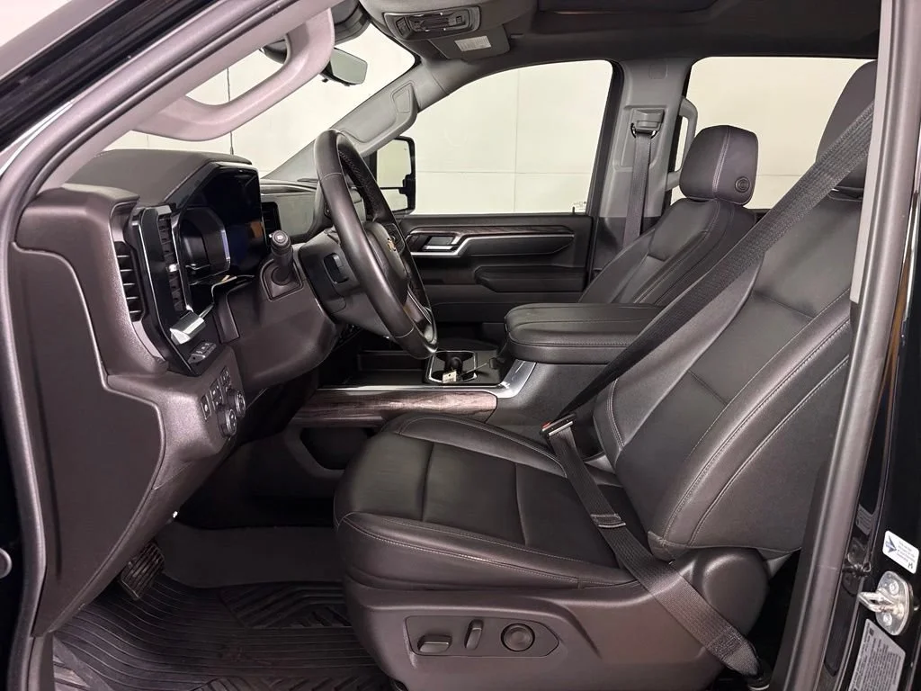 Used 2025 Black Chevrolet LTZ image 20