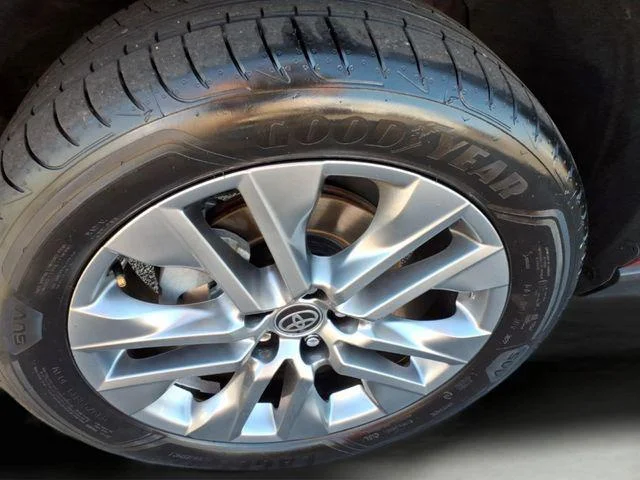 Certified Used 2023 RUBY FLARE PEARL Toyota  image 8