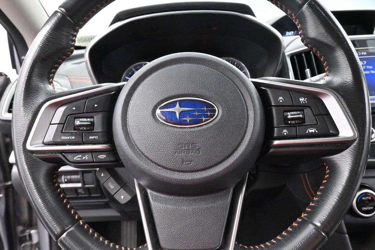 Used 2018 Ice Silver Metallic Subaru Limited image 16