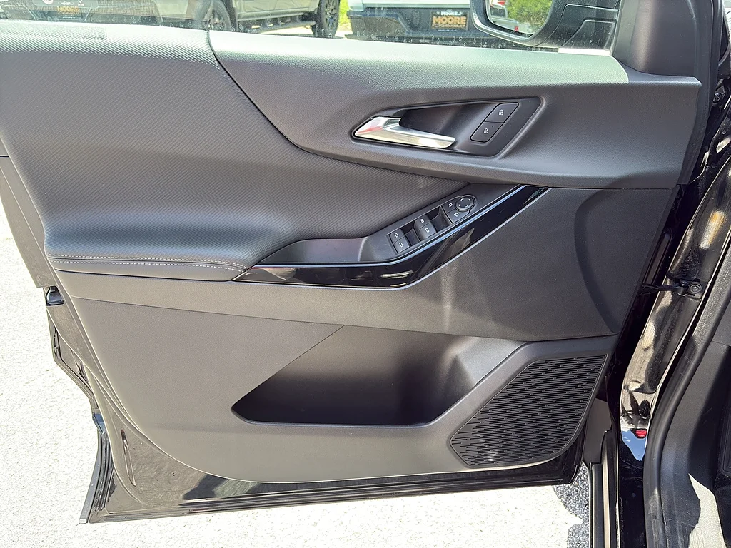 Used 2025 Mosaic Black Metallic Chevrolet  image 29
