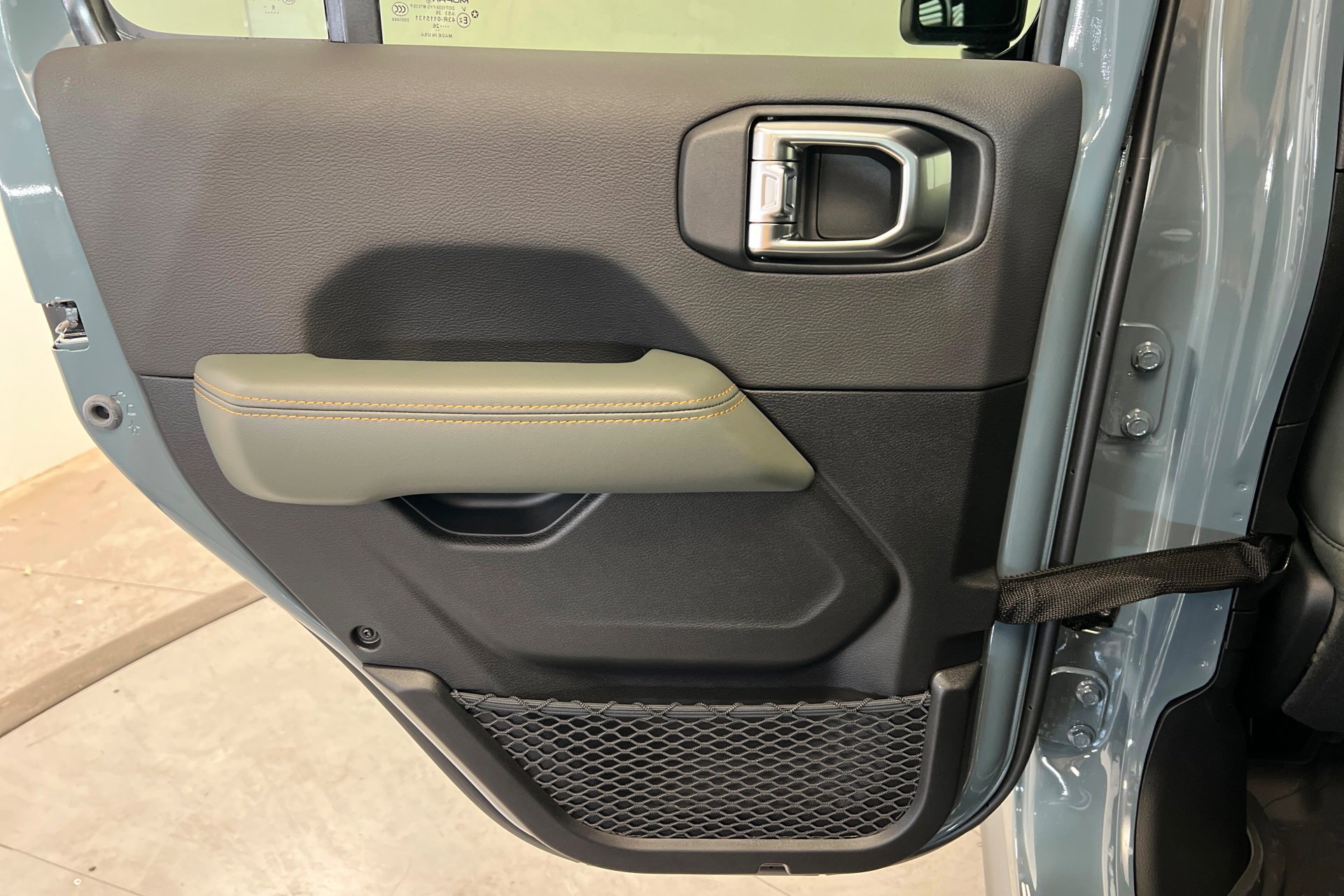 New 2026 Anvil Clear-Coat Exterior Paint Jeep Mojave X image 19