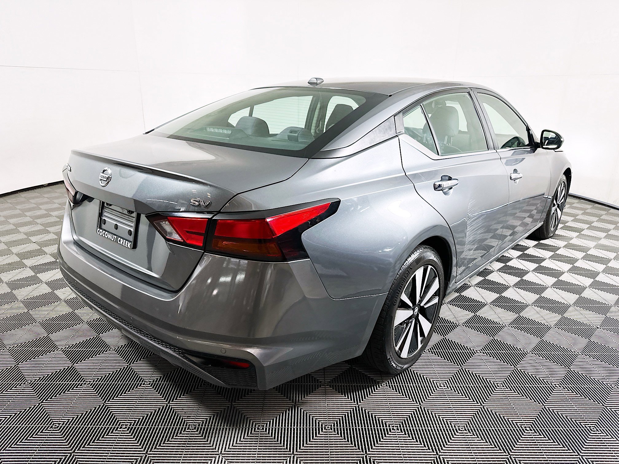 2021 Nissan Altima thumbnail 6