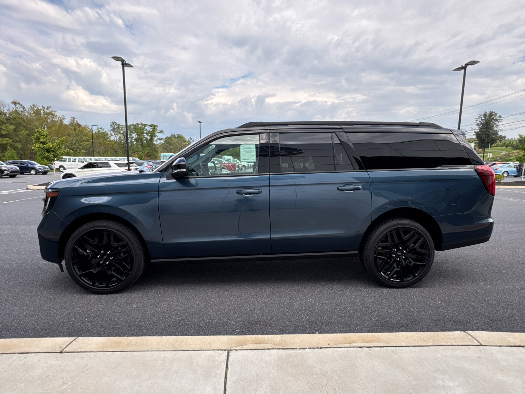 New 2027 Nocturnal Blue Metallic Ford Platinum image 14