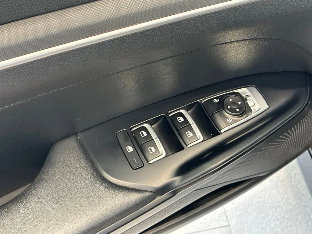 Used 2022 Black Kia GT-Line image 35