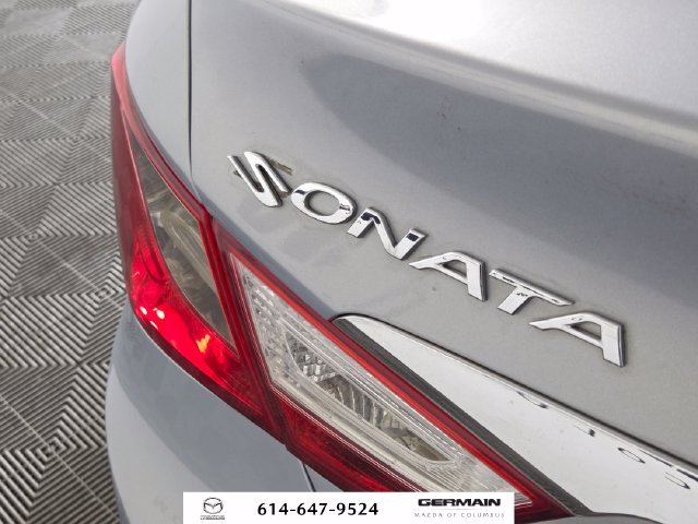 Used 2011 Blue Hyundai GLS image 16
