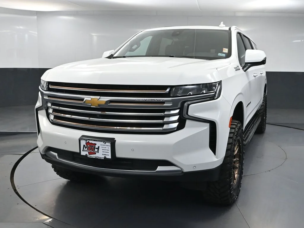 Used 2021 White Chevrolet High Country image 13